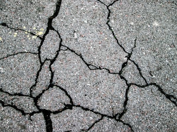 Driveway Crack Filling in Ooltewah