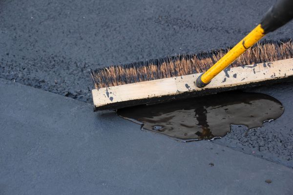 Driveway Asphalt Sealing in Ooltewah