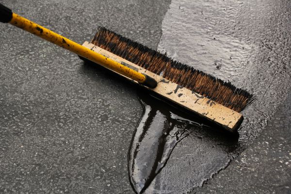 Asphalt Driveway Sealing in Ooltewah